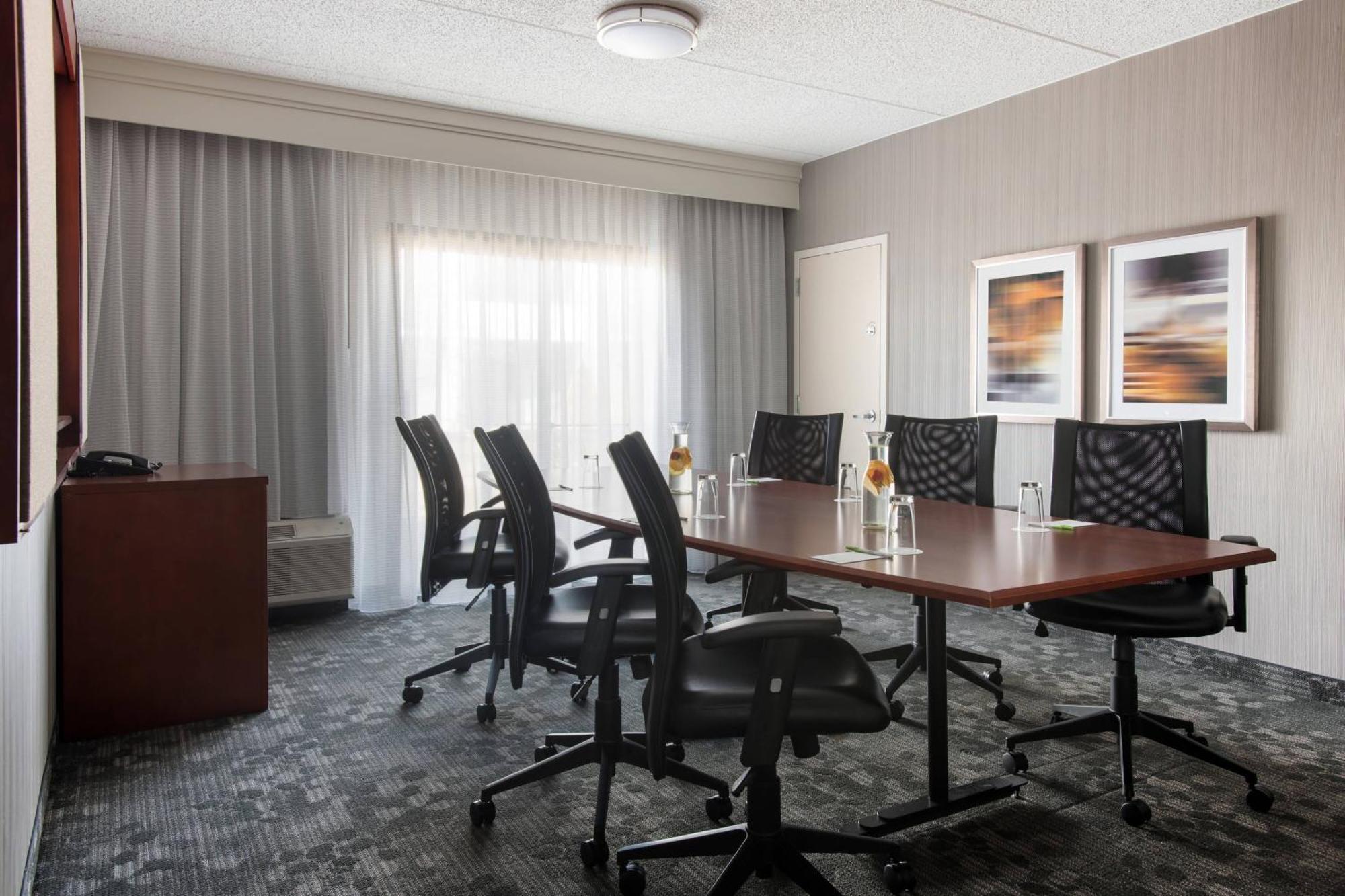 Courtyard Syracuse Carrier Circle Hotel East Syracuse Bagian luar foto